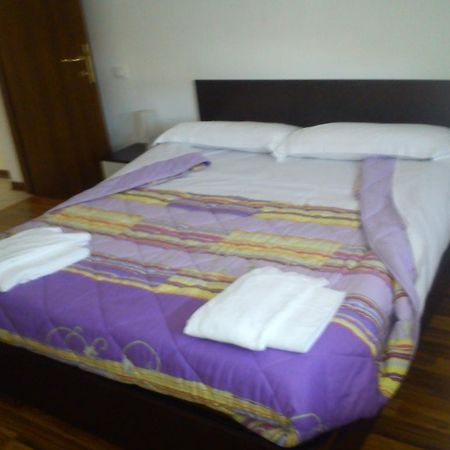 Casa Vacanza Holiday Βίλα Pieris Εξωτερικό φωτογραφία