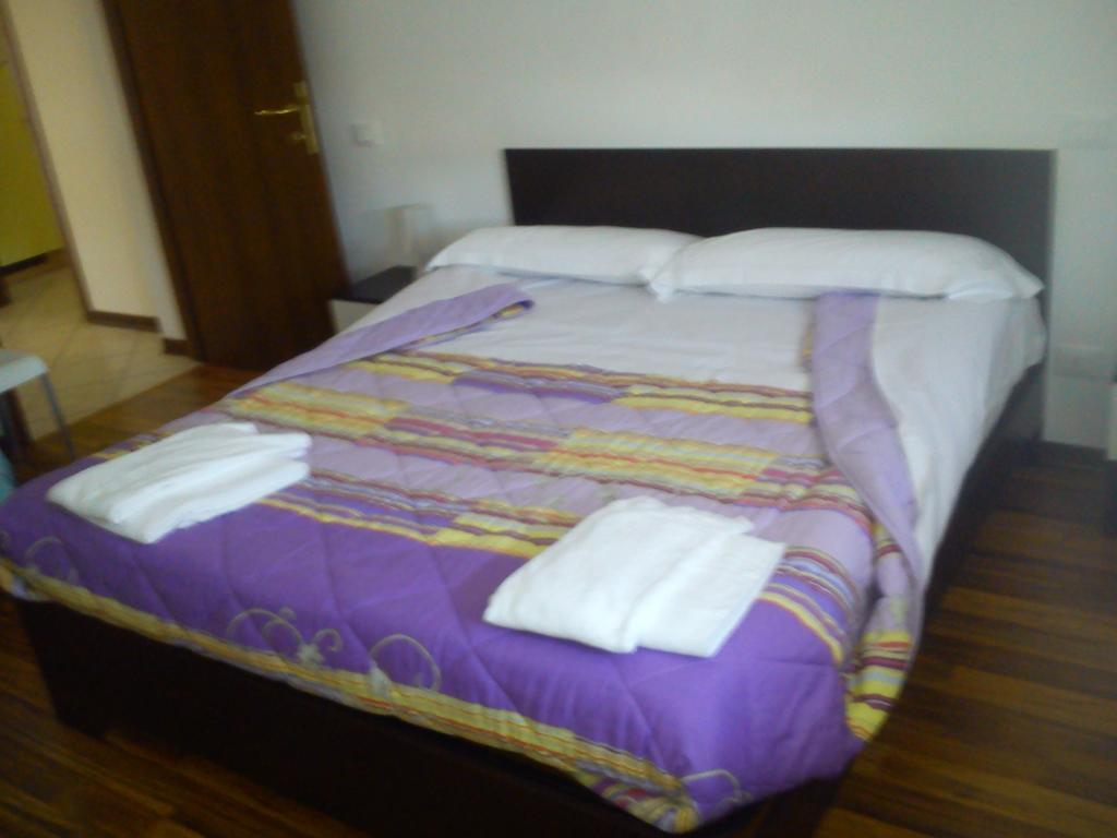 Casa Vacanza Holiday Βίλα Pieris Εξωτερικό φωτογραφία