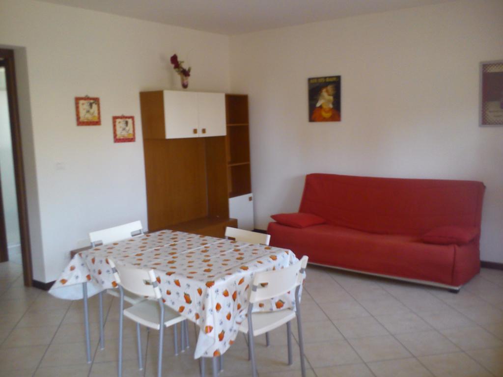 Casa Vacanza Holiday Βίλα Pieris Εξωτερικό φωτογραφία