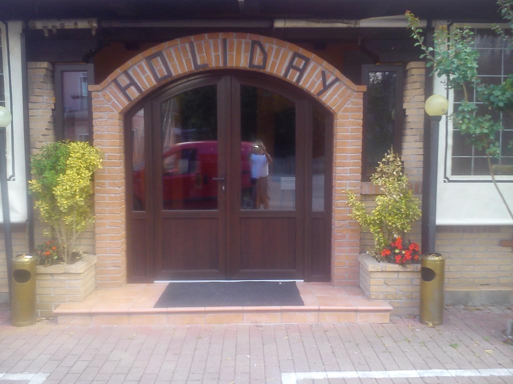 Casa Vacanza Holiday Βίλα Pieris Εξωτερικό φωτογραφία