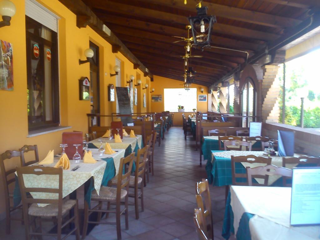 Casa Vacanza Holiday Βίλα Pieris Εξωτερικό φωτογραφία
